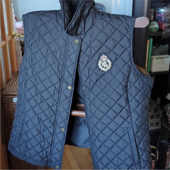Ralph Lauren Crest Patch Quilted Vest - Picture 2 of 9